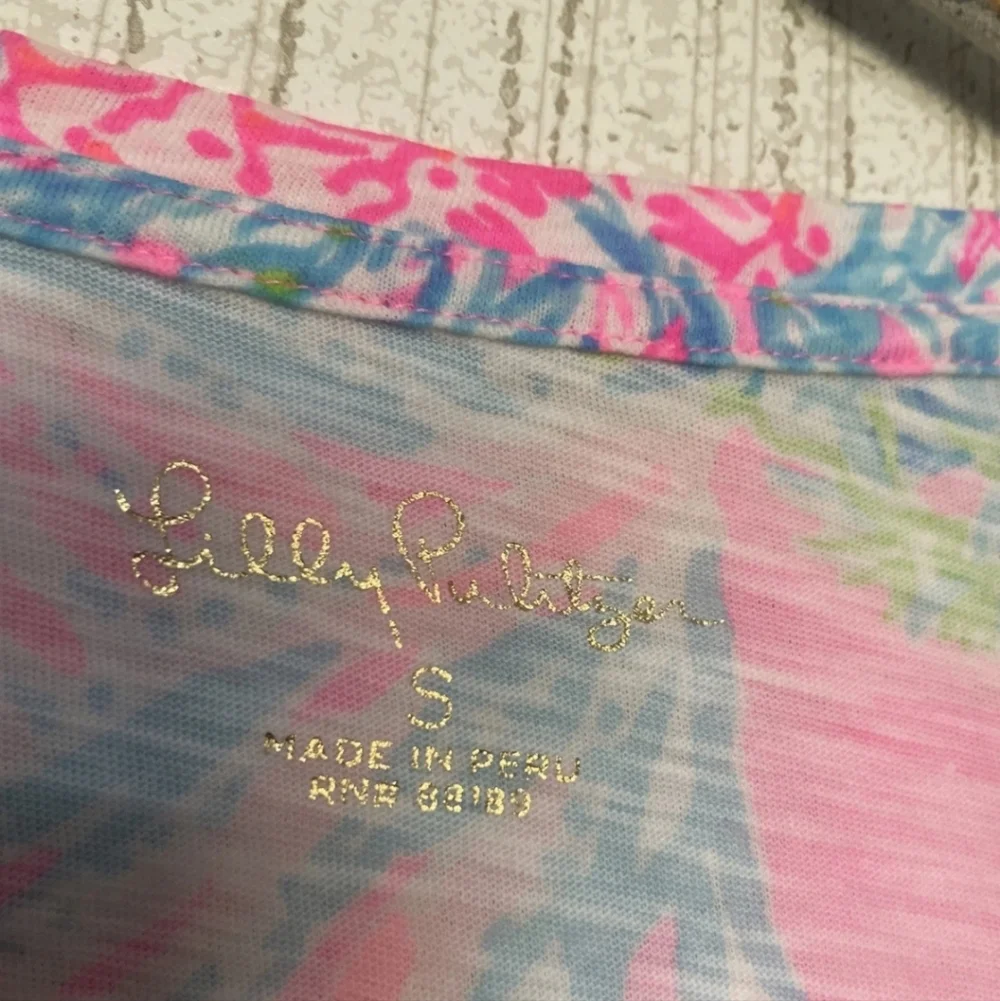 Lilly Pulitzer Size Small Etta V-Neck Short Sleeve Tee Ocean Theme